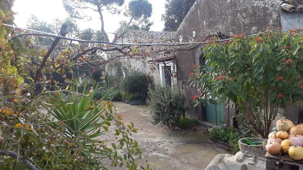 Masseria La Pergola Hotel Paterno  Country house Paterno (Sicily)